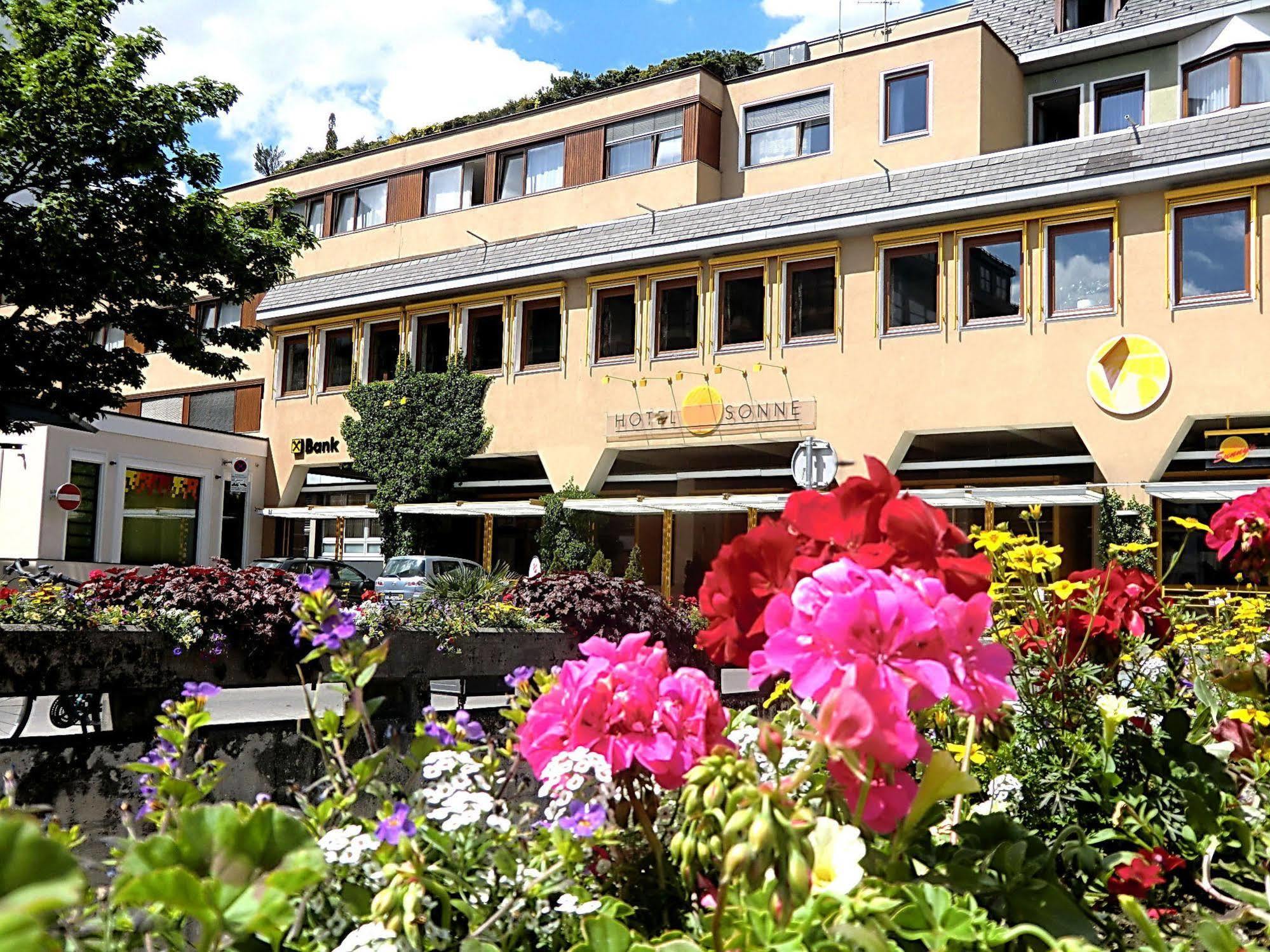 Hotel Sonne Lienz Buitenkant foto